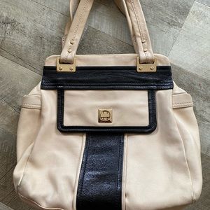 Like new Kate Spade extra-large leather tote. 100% original. 2009 collection